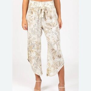 Soundstyle Wide Leg Cropped Pants White Beige Floral Pattern Tie Waist Smocked L